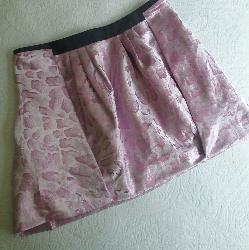 Metalic Pink color mini skirt
